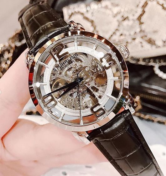 爱彼皇家橡树系列腕表表盘生锈  爱彼手表表盘生锈了怎么解决